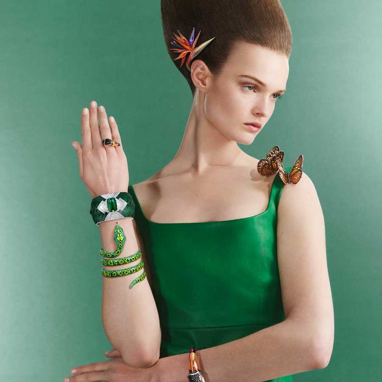 Boucheron Carte Blanche Allieurs Leaf Woman jewels on model