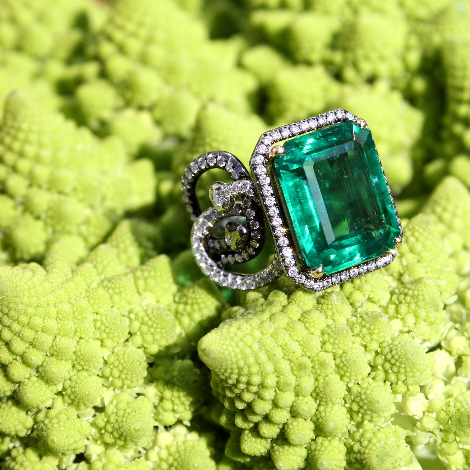 AENEA emerald Sarpa ring