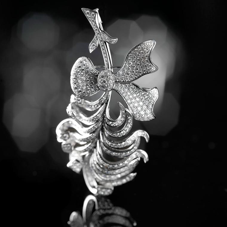 Chanel Plume diamond brooch 