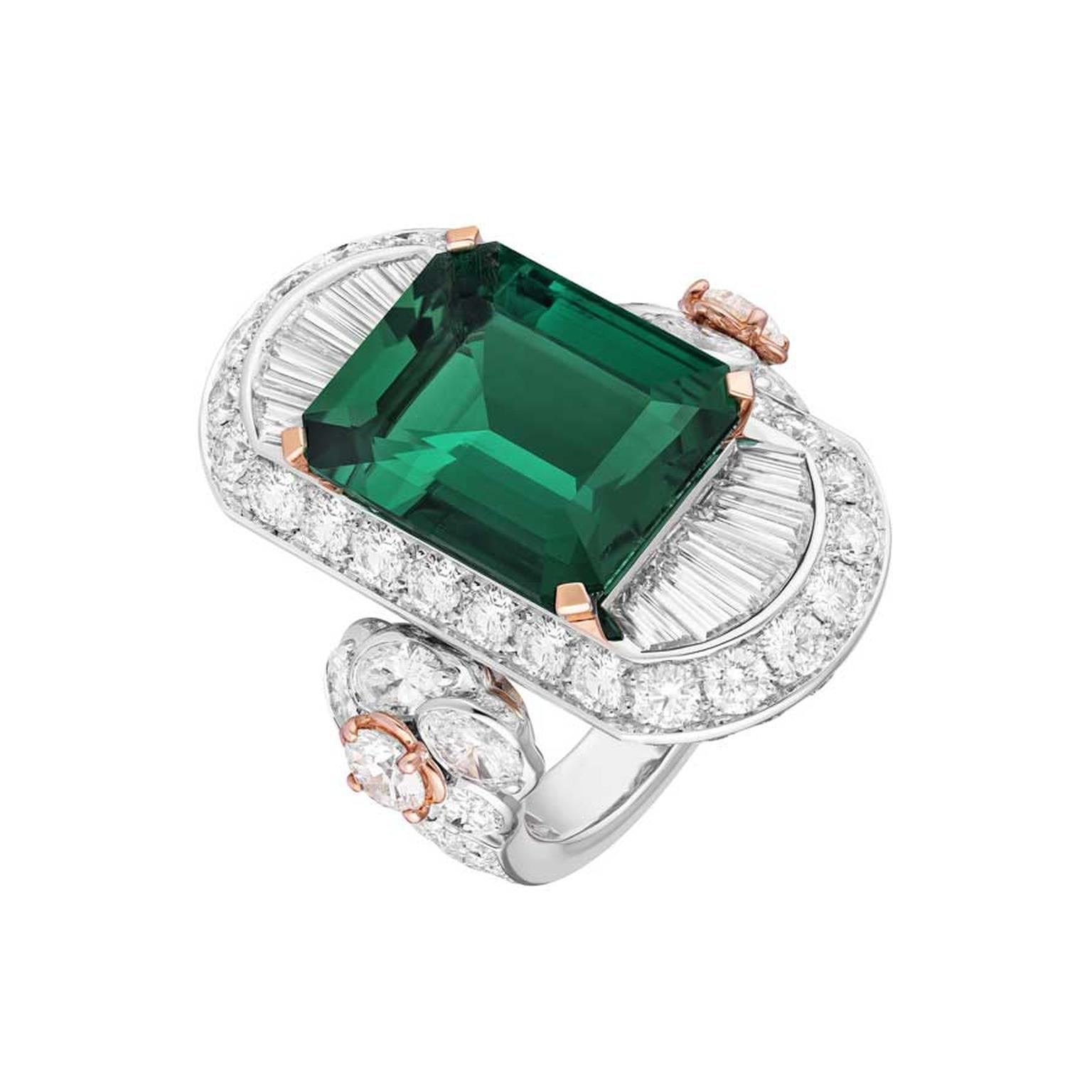 Chanel-Imprime-Emeraude-ring