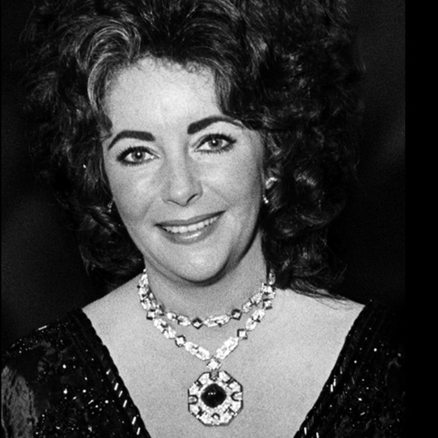 Elizabeth Taylor wearing 1969 Bulgari sautoir