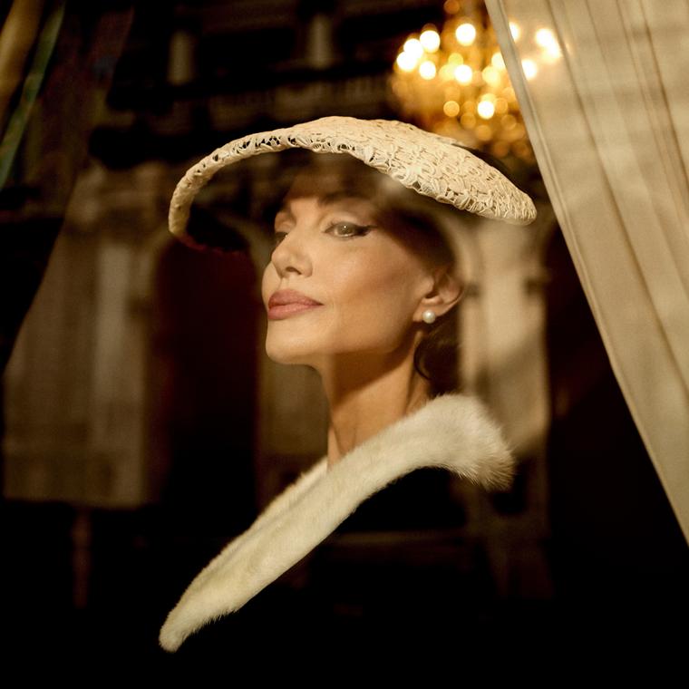 6. Angelina Jolie in Maria with pearls 
