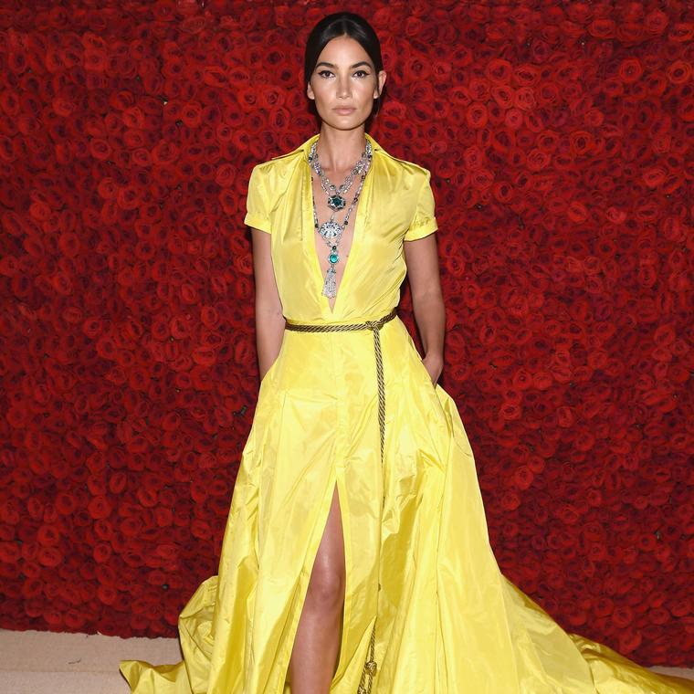 Lily Aldridge at the Met Gala 2018 with three high jewellery emerald necklaces by Bulgari and a yellow diamond ring. Credit: Getty Images
