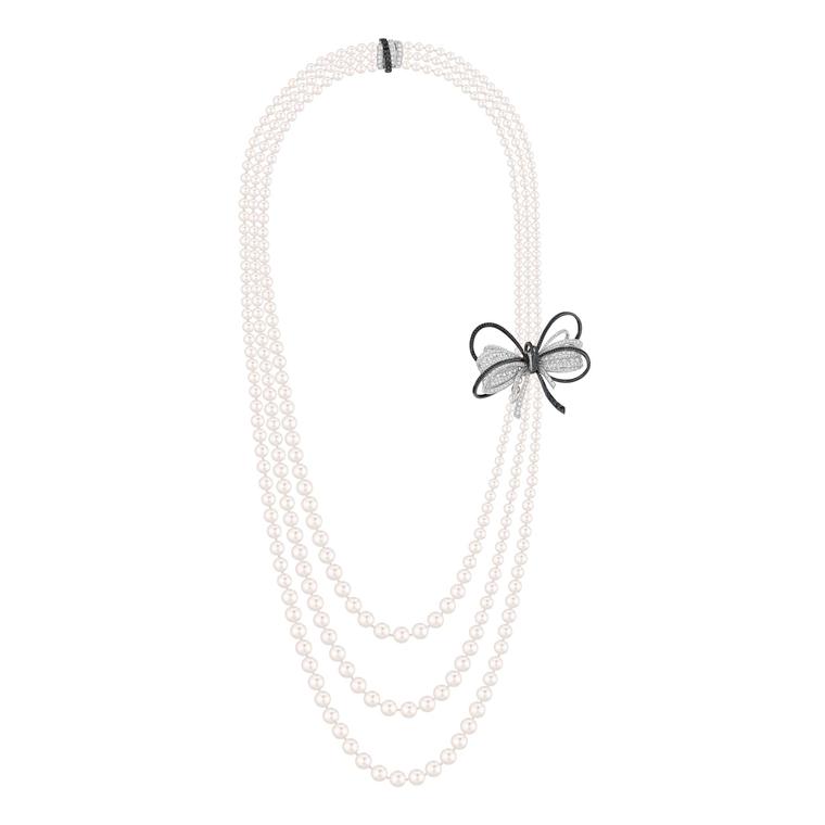 Chanel Collier Couture pearl necklace