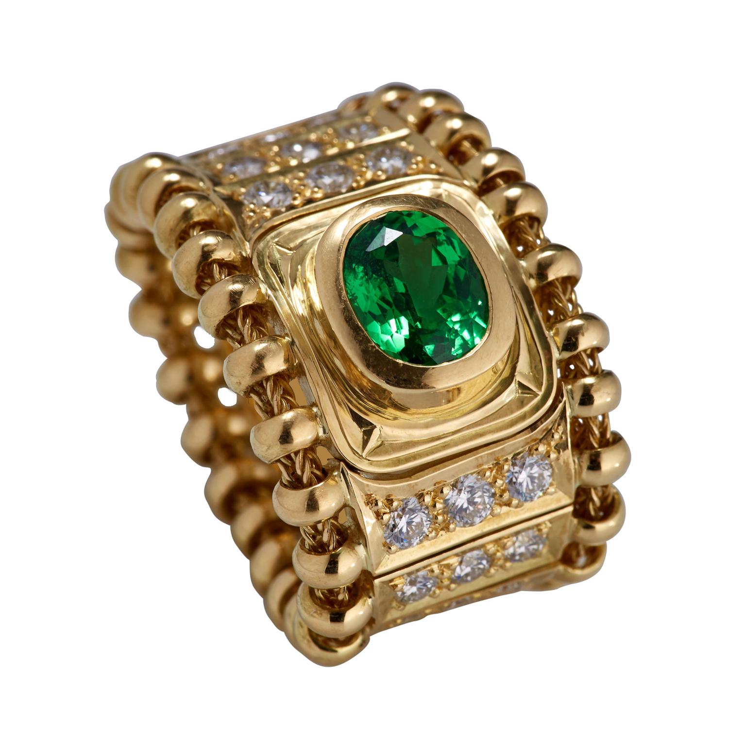 Elizabeth Gage tsavorite and diamond ring