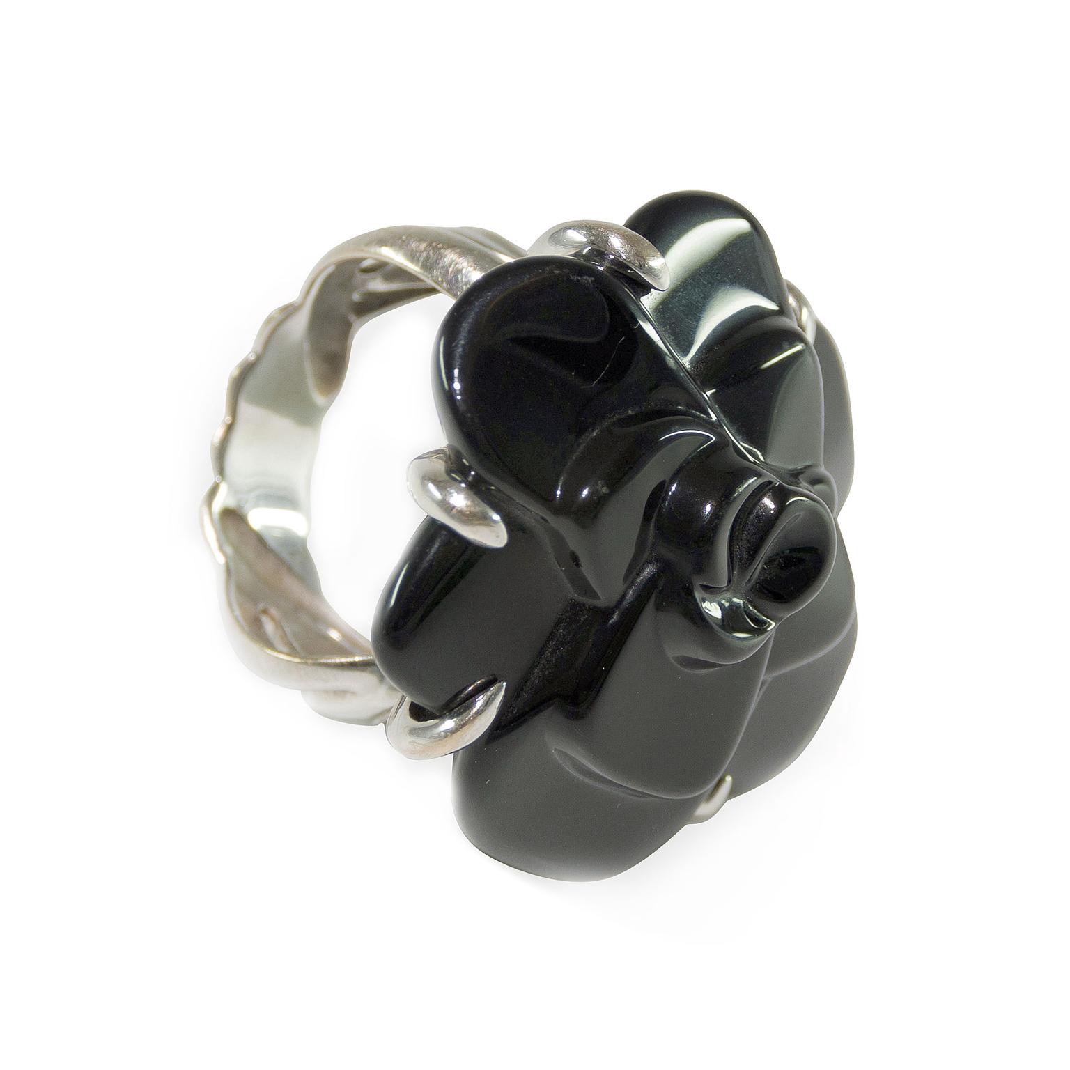 Paddle 8 Chanel Camélia black ceramic ring