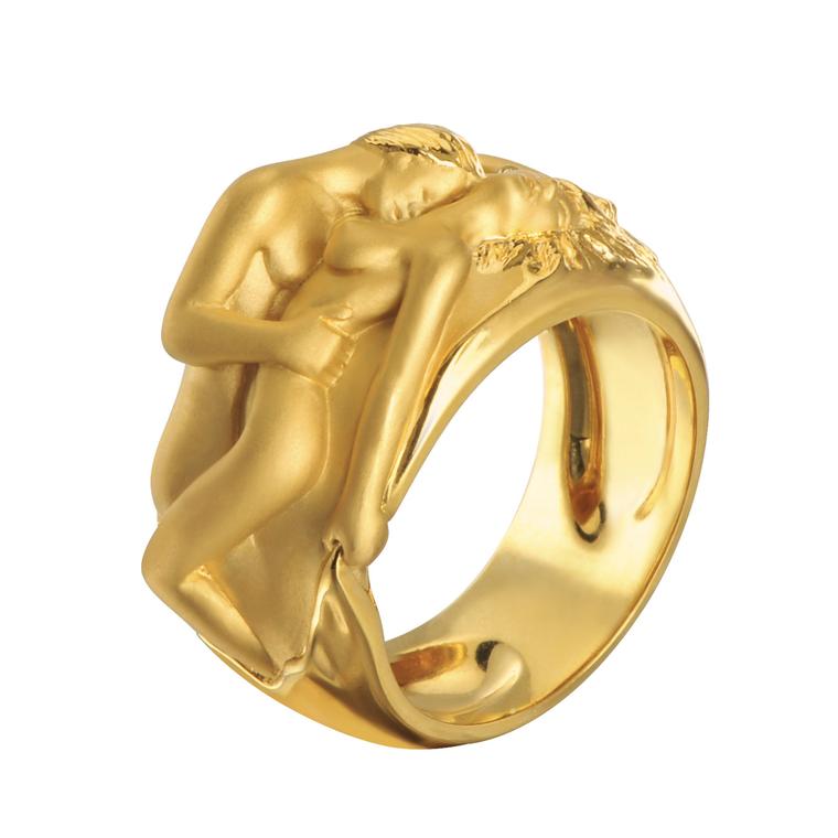 Carrera y Carrera Promesa gold ring