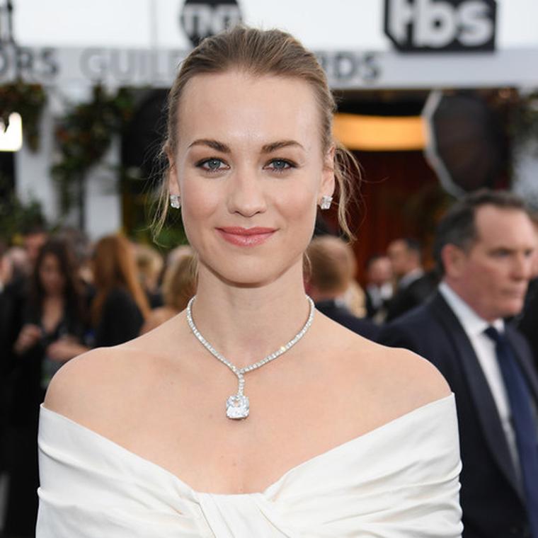 Yvonne Strahovski Harry Kotlar  diamond necklace SAG Awards 2020