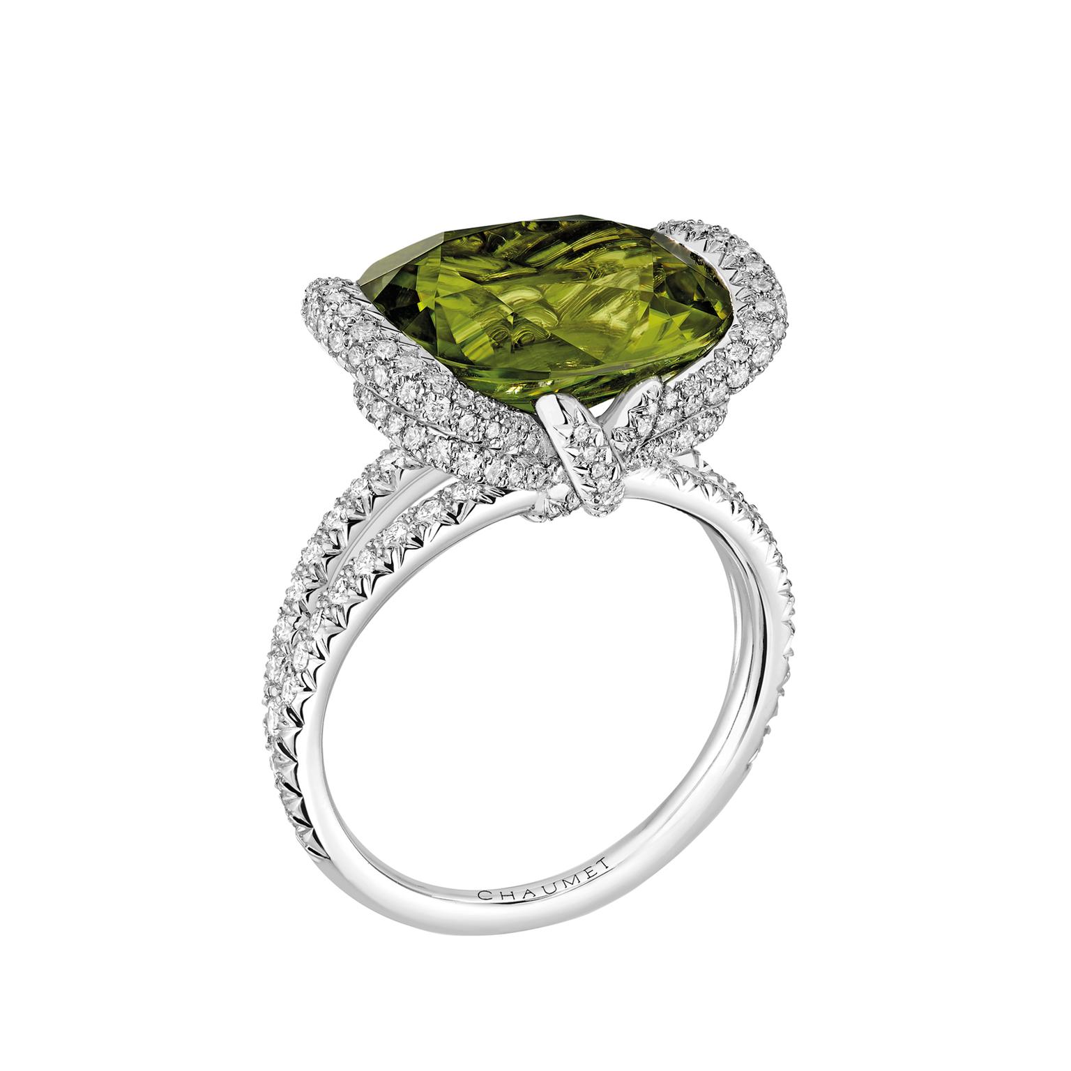 Chaumet Liens d'Amour peridot ring