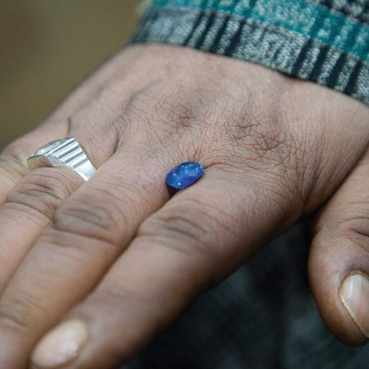 Kashmir sapphire on hand