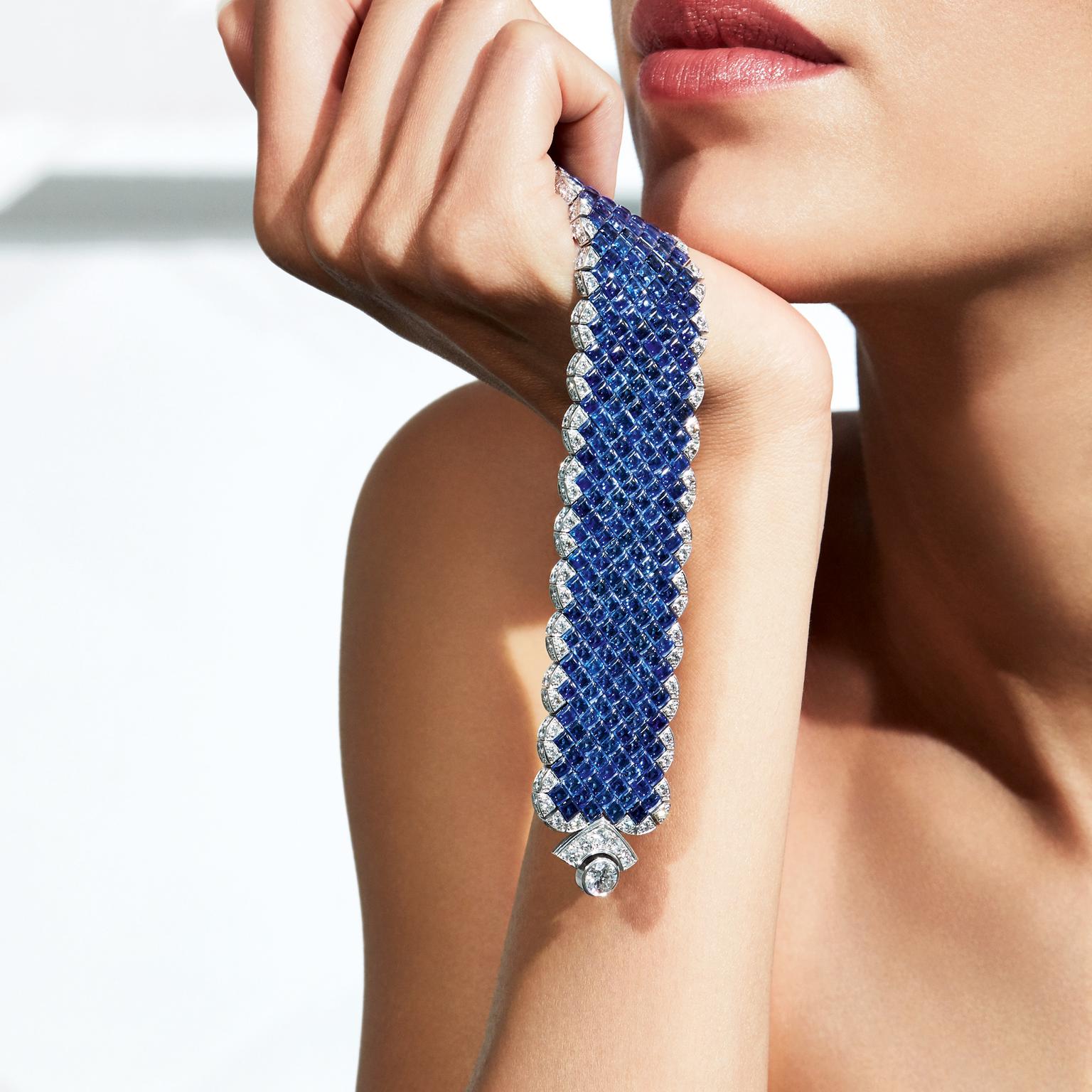 Signature Cocoon earrings, Chanel