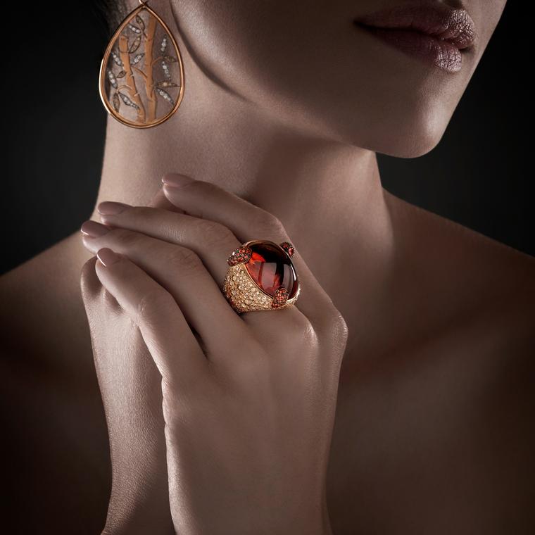 Into the Sunset Orange Dream ring by Pomellato on model