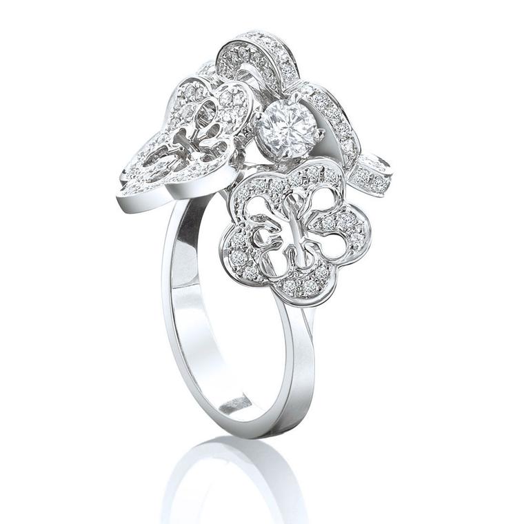 Boodles cluster ring in white gold and diamonds