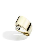Tonneau ring in white gold and diamonds | Vhernier | The Jewellery Editor
