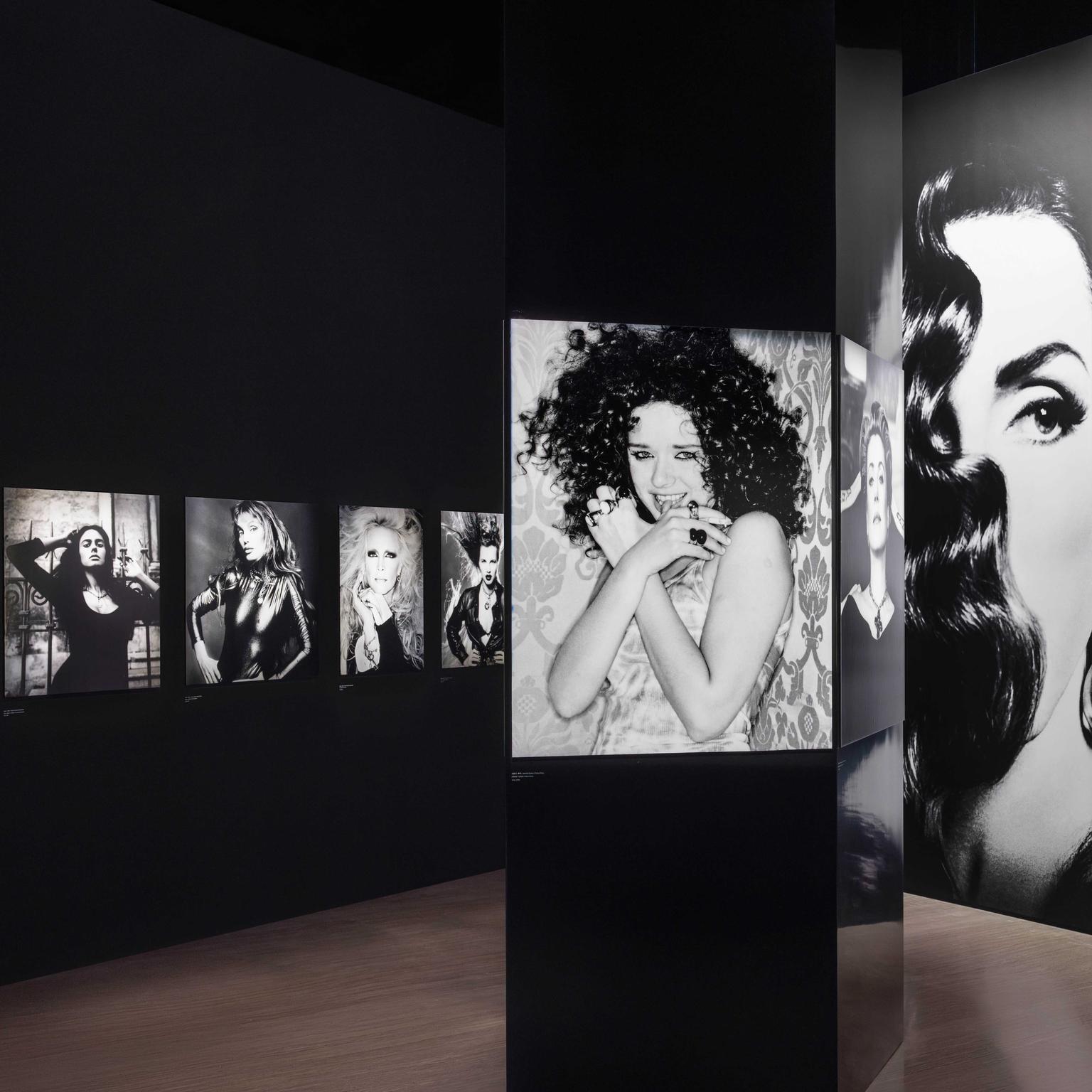 Art & Jewelry Pomellato Exhibition Shanghai Nov 2024 - B&W posters 