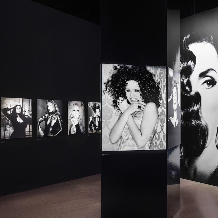 Art & Jewelry Pomellato Exhibition Shanghai Nov 2024 - B&W posters 