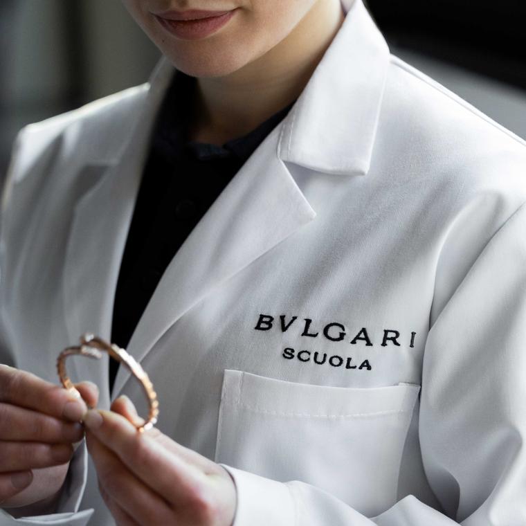 Worker Bvlgari Manufacture 