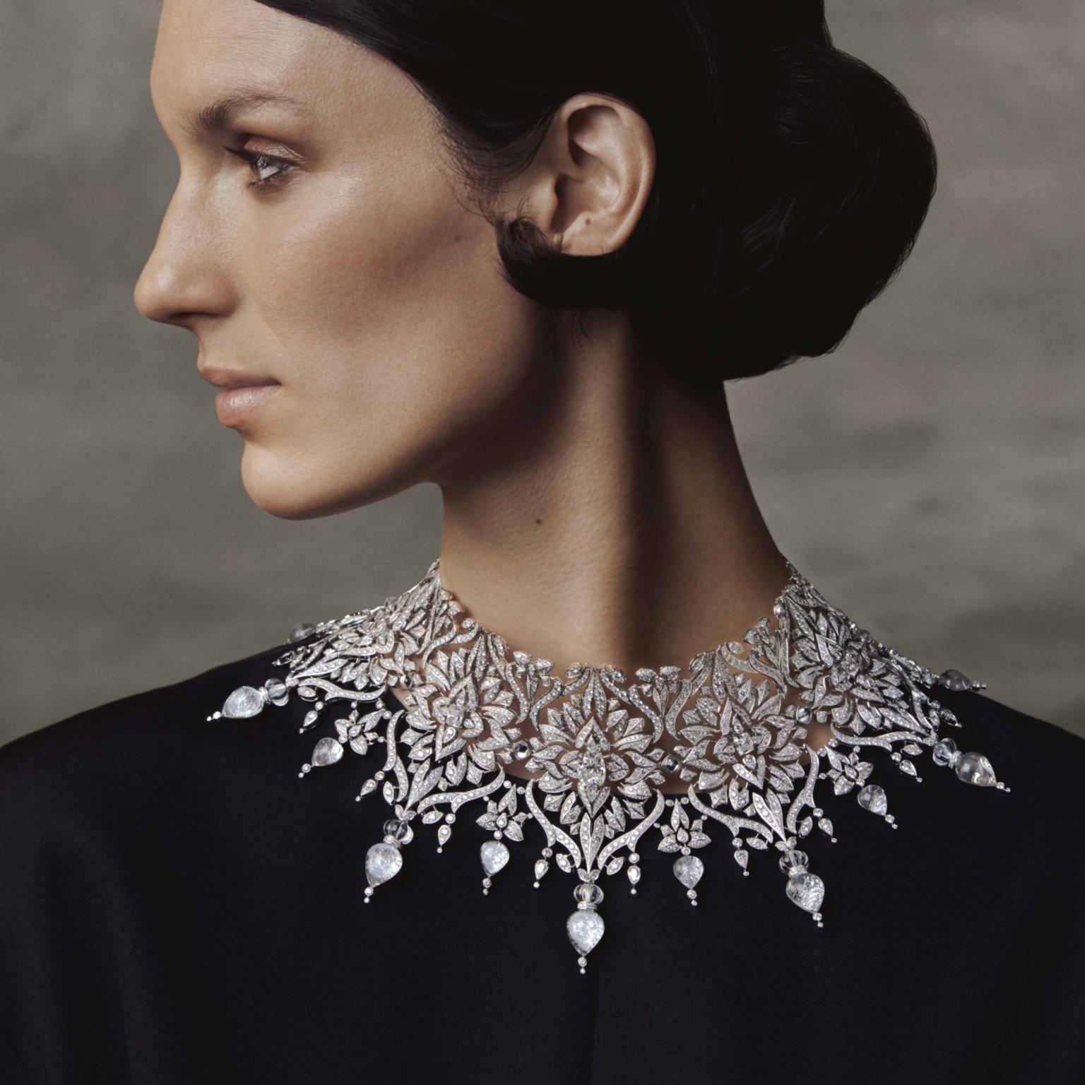 Maharani choker top