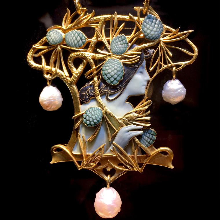 René Lalique pendant and brooch for sale at Wartski, seen at TEFAF 2017.