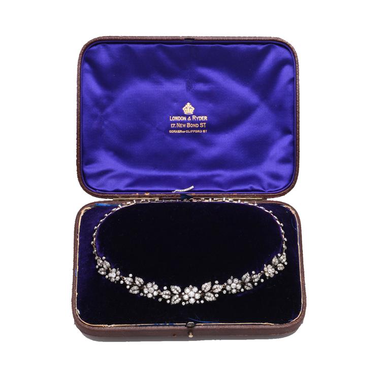 Pat Sailing transformable antique diamond necklace in box