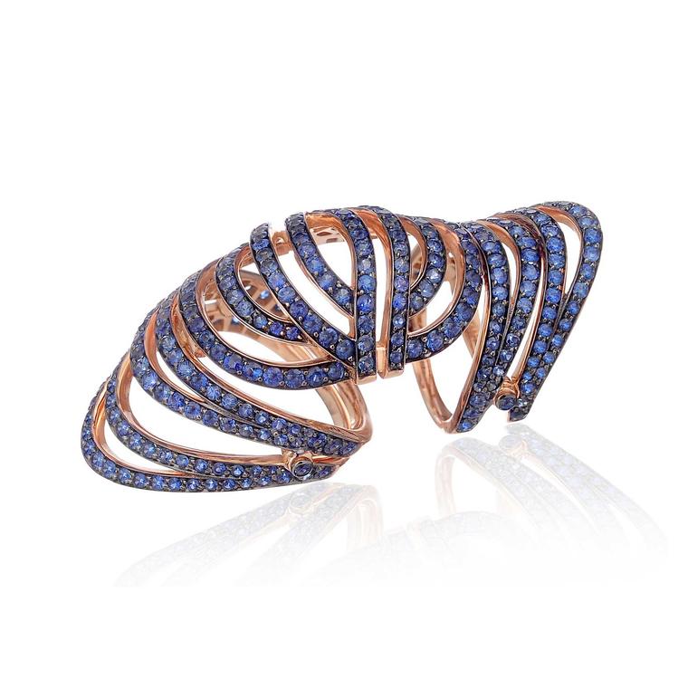 Lily Gabriella Infinitas sapphire along the finger ring