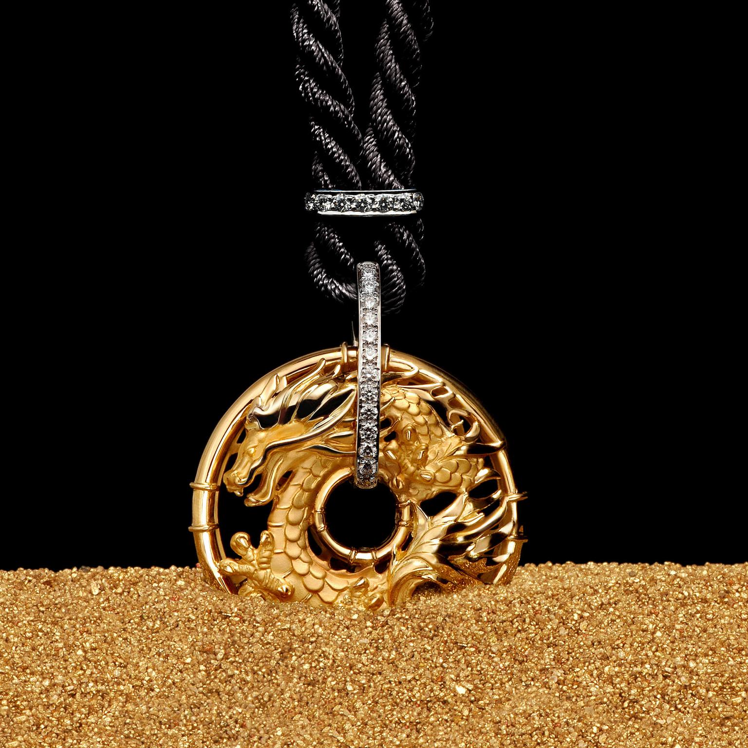 Carrera y Carrera Círculos de Fuego gold pendant