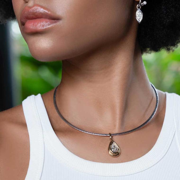 The Current Plump Pendant with 2 ct Pear-Shape White Diamond