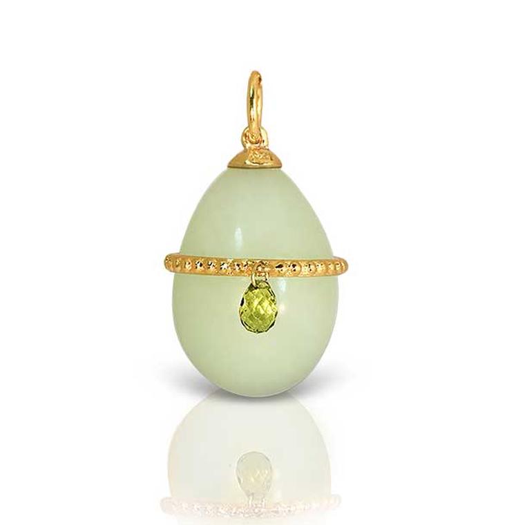 Lalaounis Easter egg pendant in new jade with peridot gemstone 