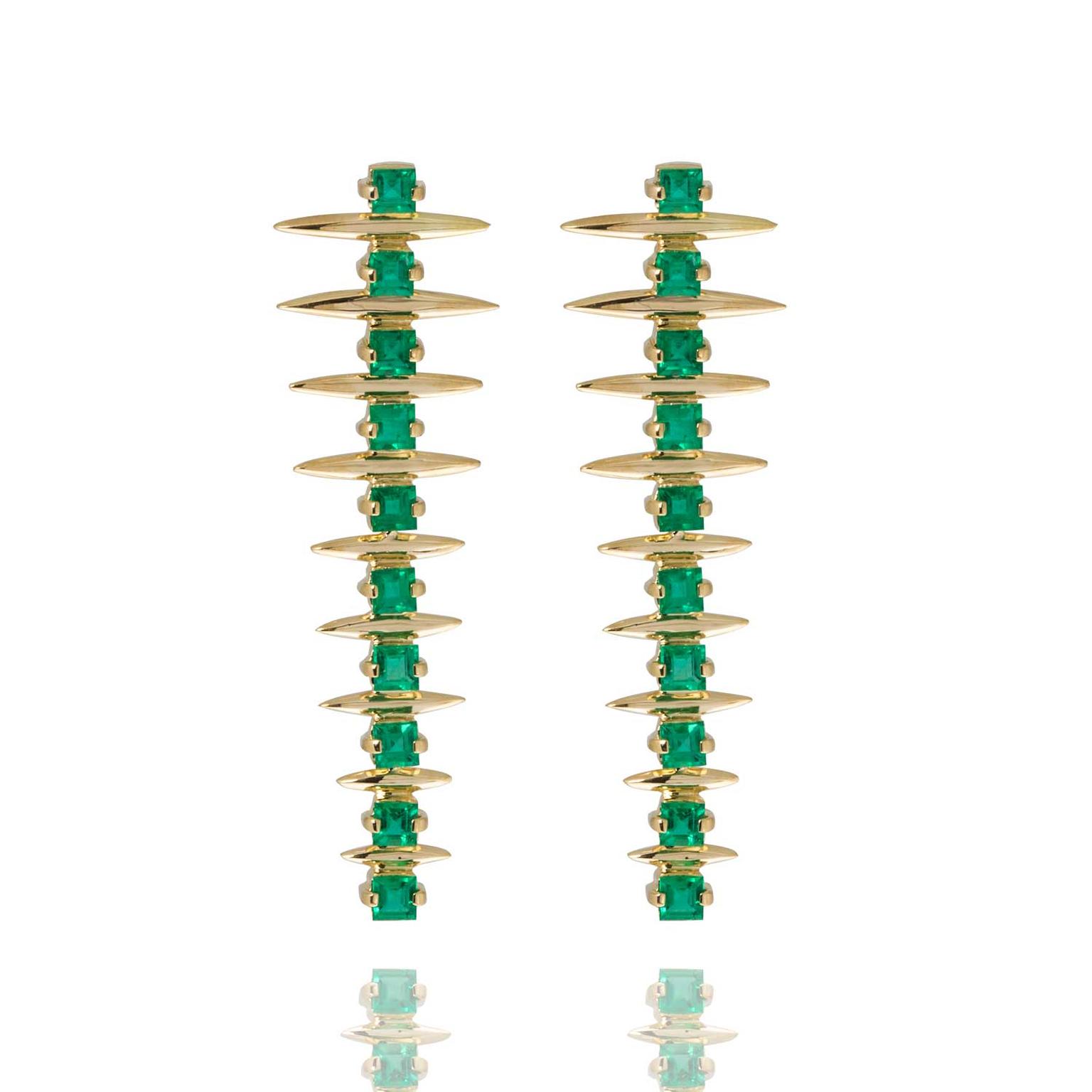 Carla Amorim emerald Fern earrings in yellow gold