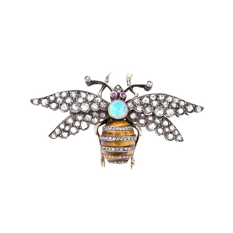 Lang Antiques vintage bee brooch