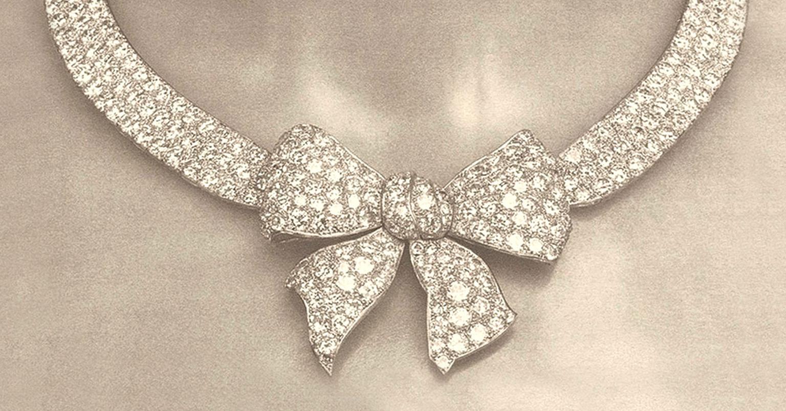 Chanel Noued necklace HERO