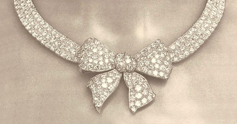 Chanel Noued necklace HERO