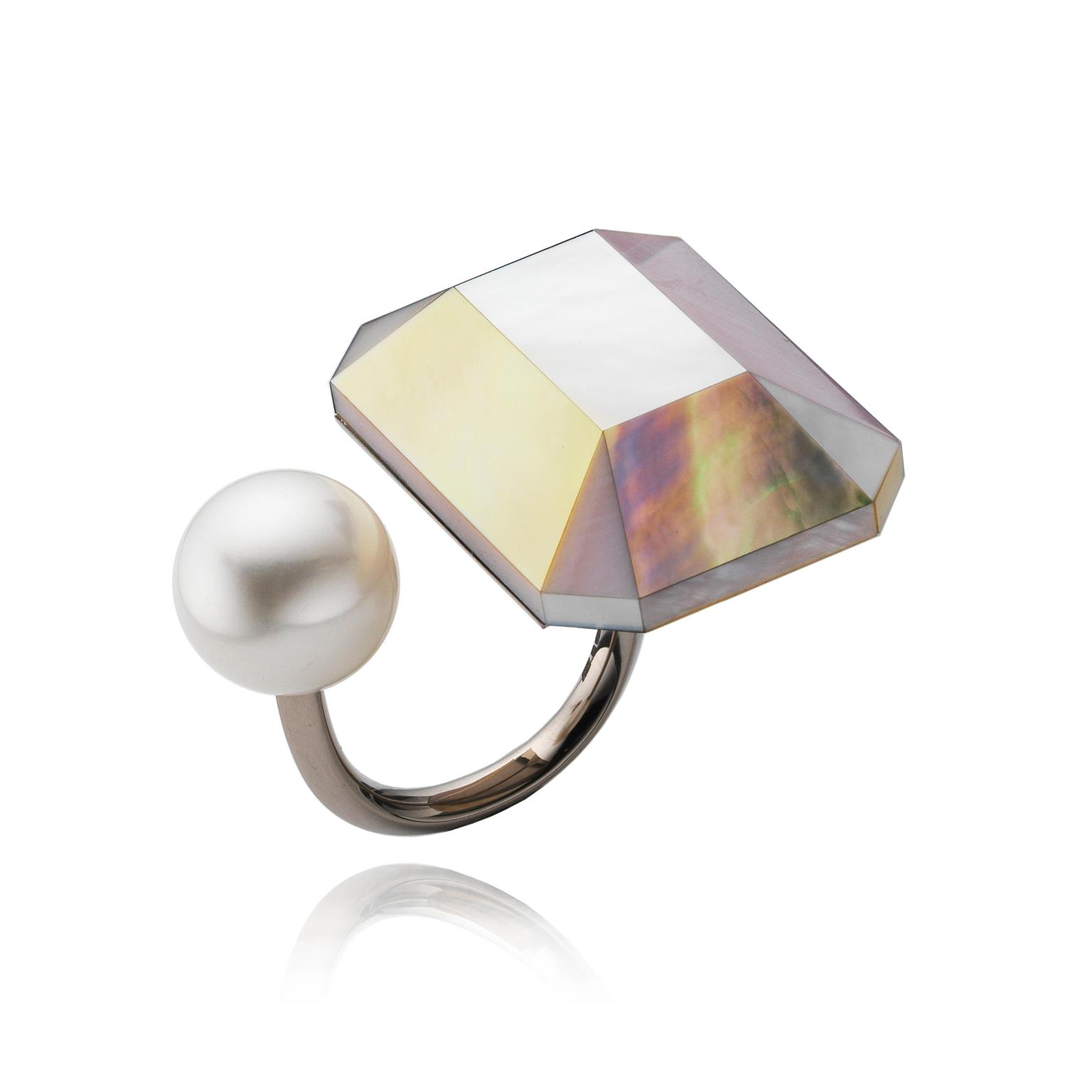 Melanie Georgacopoulos mother of pearl toi et moi ring