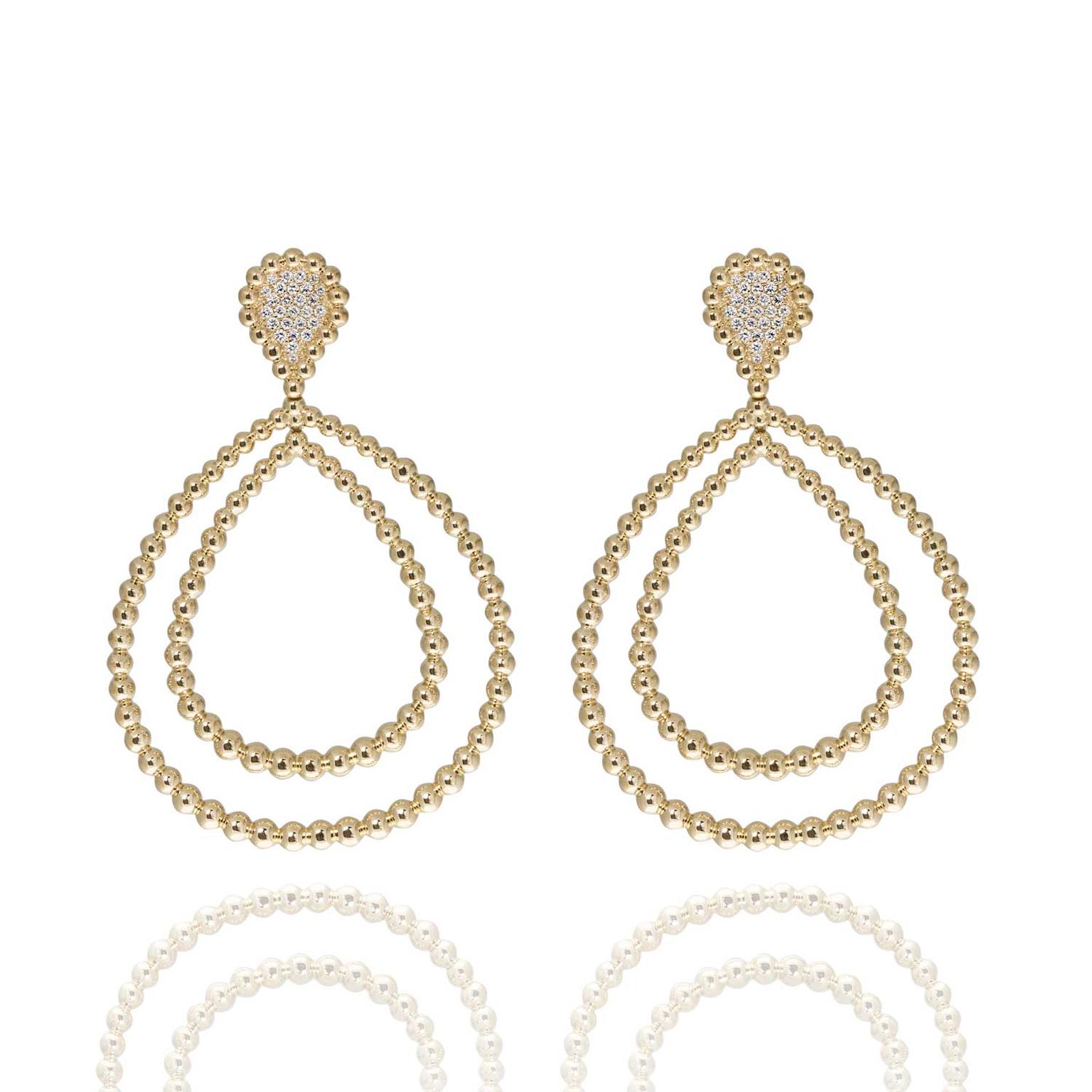 Carla Amorim Guava earrings in yellow gold.