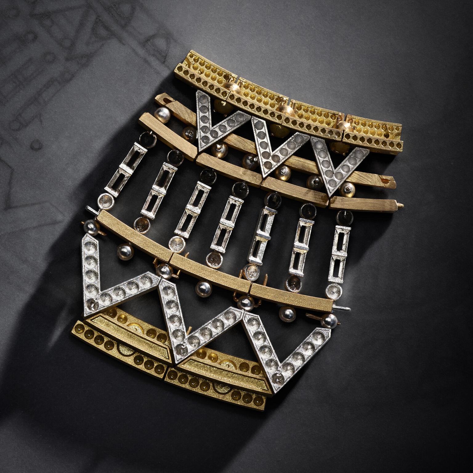 Vision necklace details Awakened Hands Awakened Minds chapter II by louis vuitton high jewellery  ©Laziz Hamani