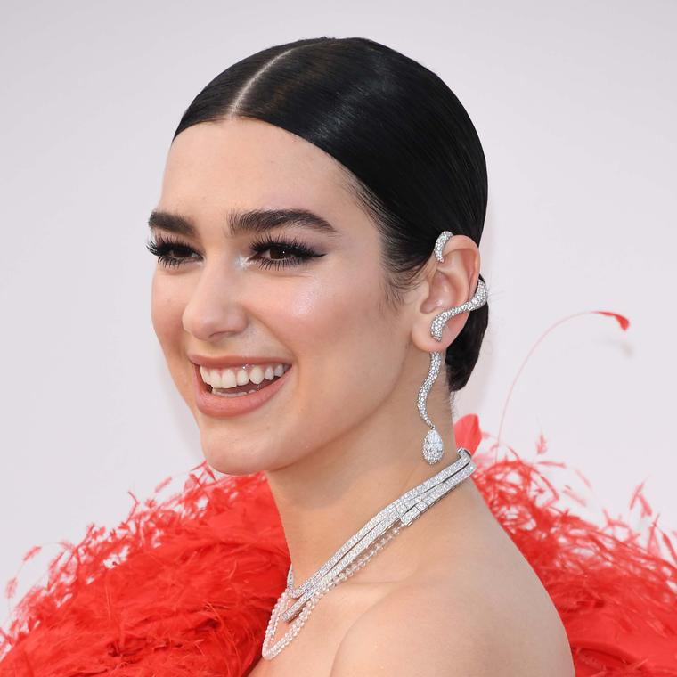 Dua Lipa wears de GRISOGONO’s diamond ear cuffs 