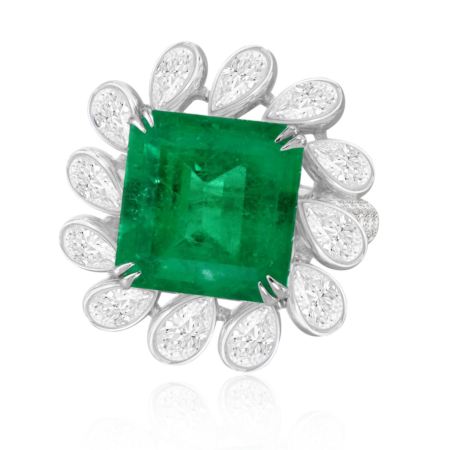 Sutra Colombian emerald ring
