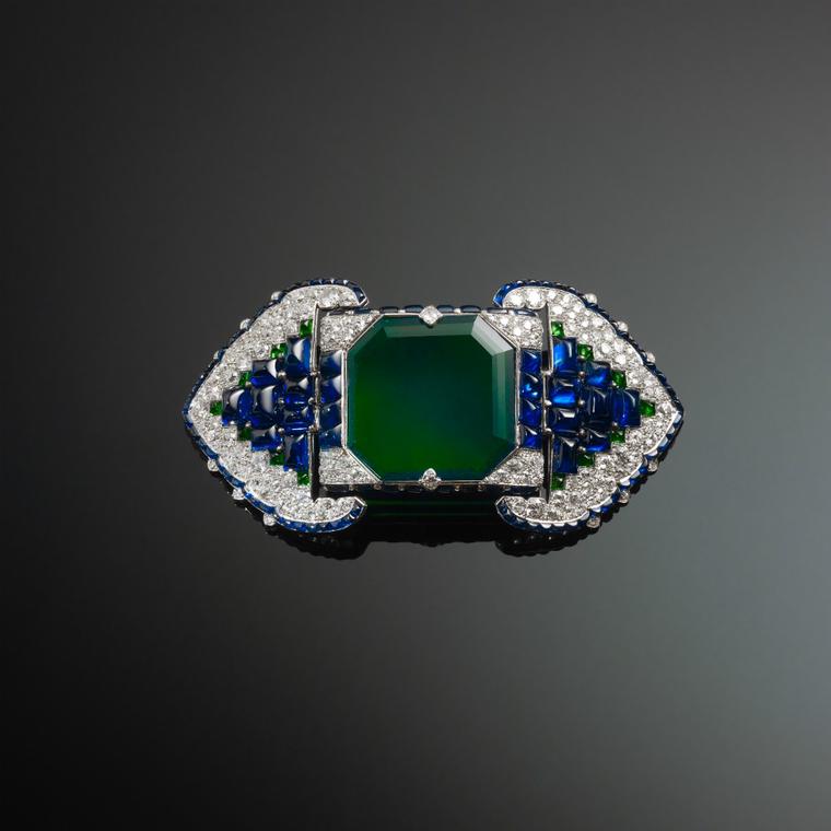 Cartier brooch set with emeralds sapphires and diamonds 1922 
