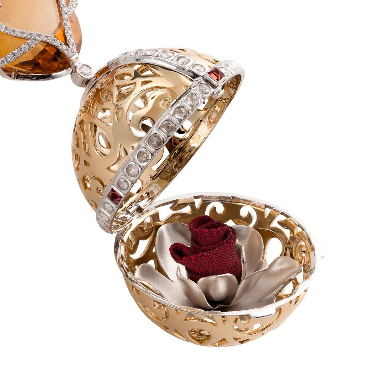 Trending: precious amulets with hidden treasures