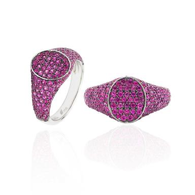 Pinky rings enjoy a major fashion moment | The Jewellery Editor