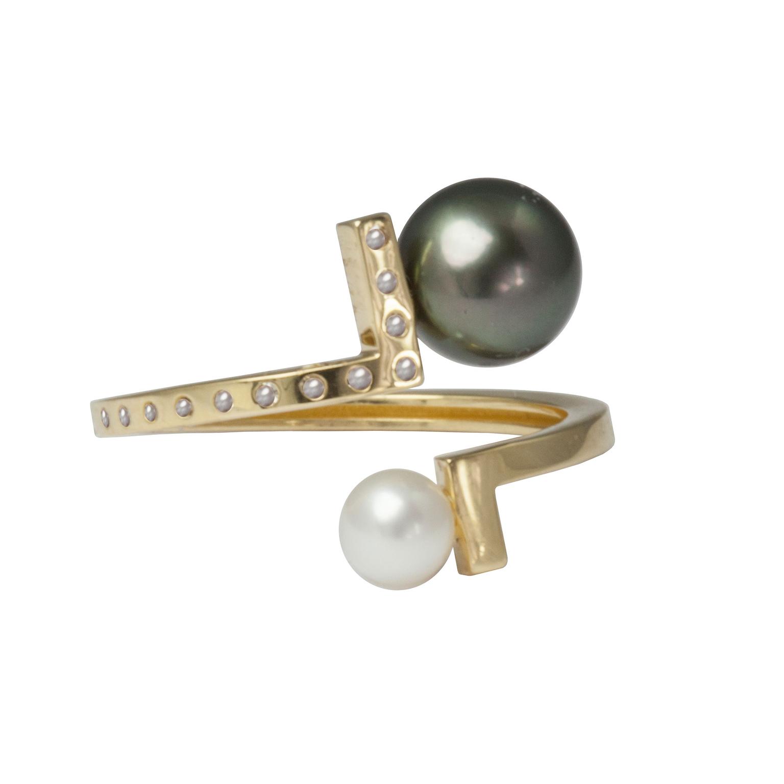 Kattri ring with diamond studded 18ct yellow gold band with a black Tahitian pearl and a white Akoya pearl