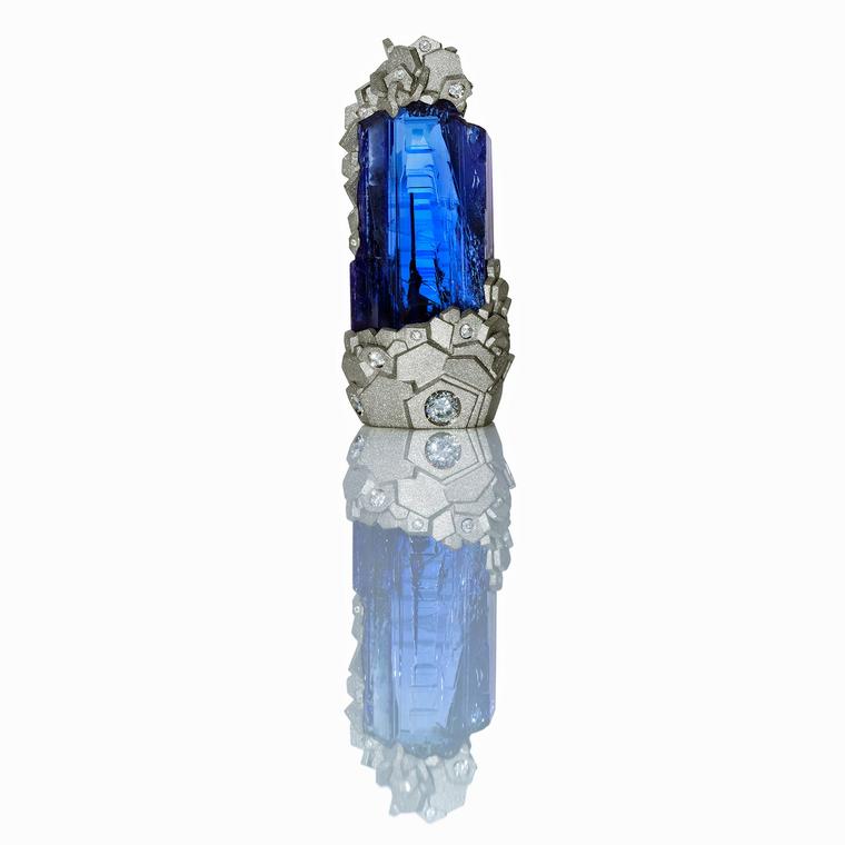 L’Exceptionnelle tanzanite pendant in white gold