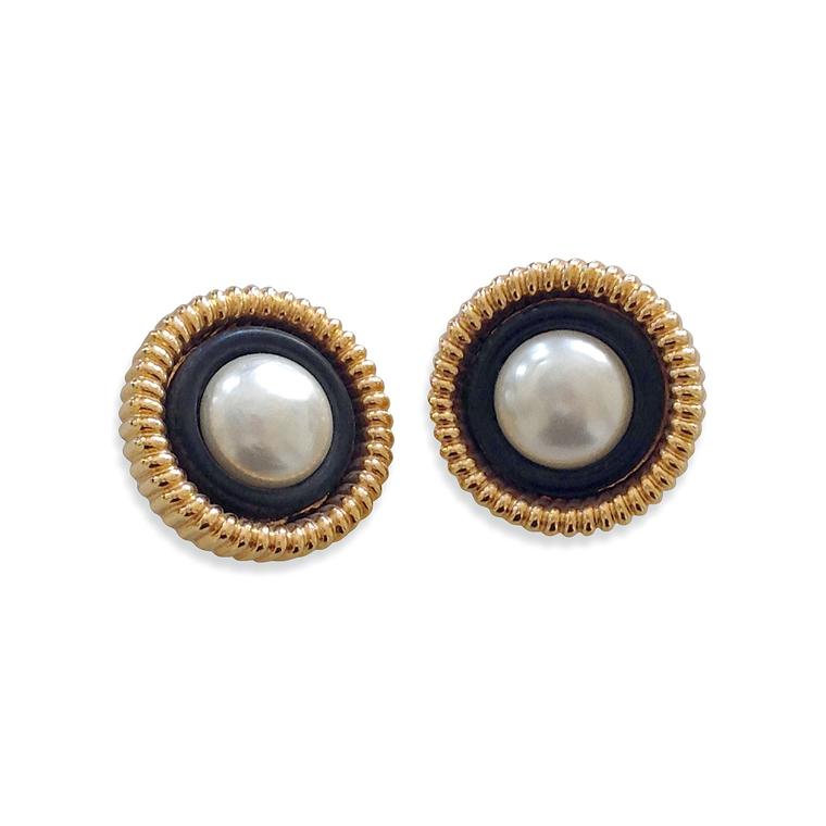 Paddle 8 Chanel imitation pearl earrings