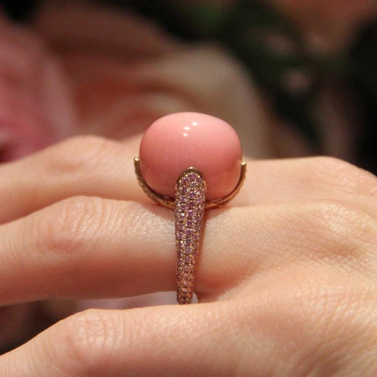 Conch sales shell pearls