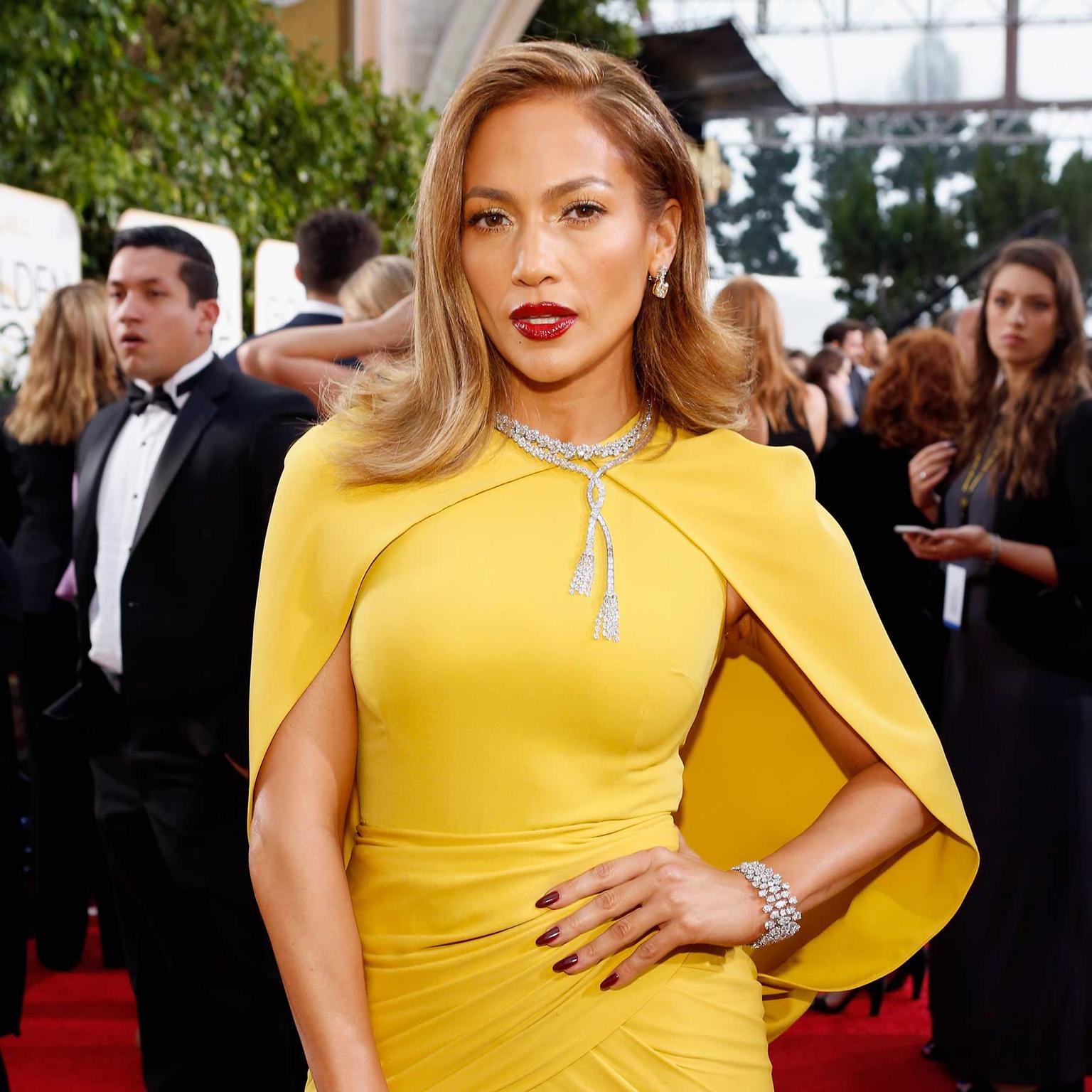 Jennifer Lopez wore 200 carats of Harry Winston diamonds to the Golden Globes 2016