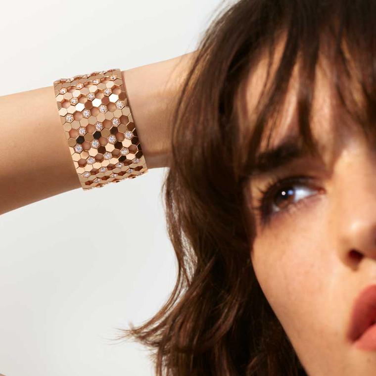 Bee-de-Chaumet-gold-bracelet-on-model