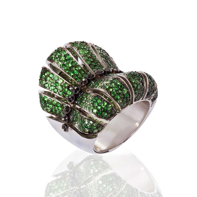 Carla Amorim Folhagem tsavorite ring