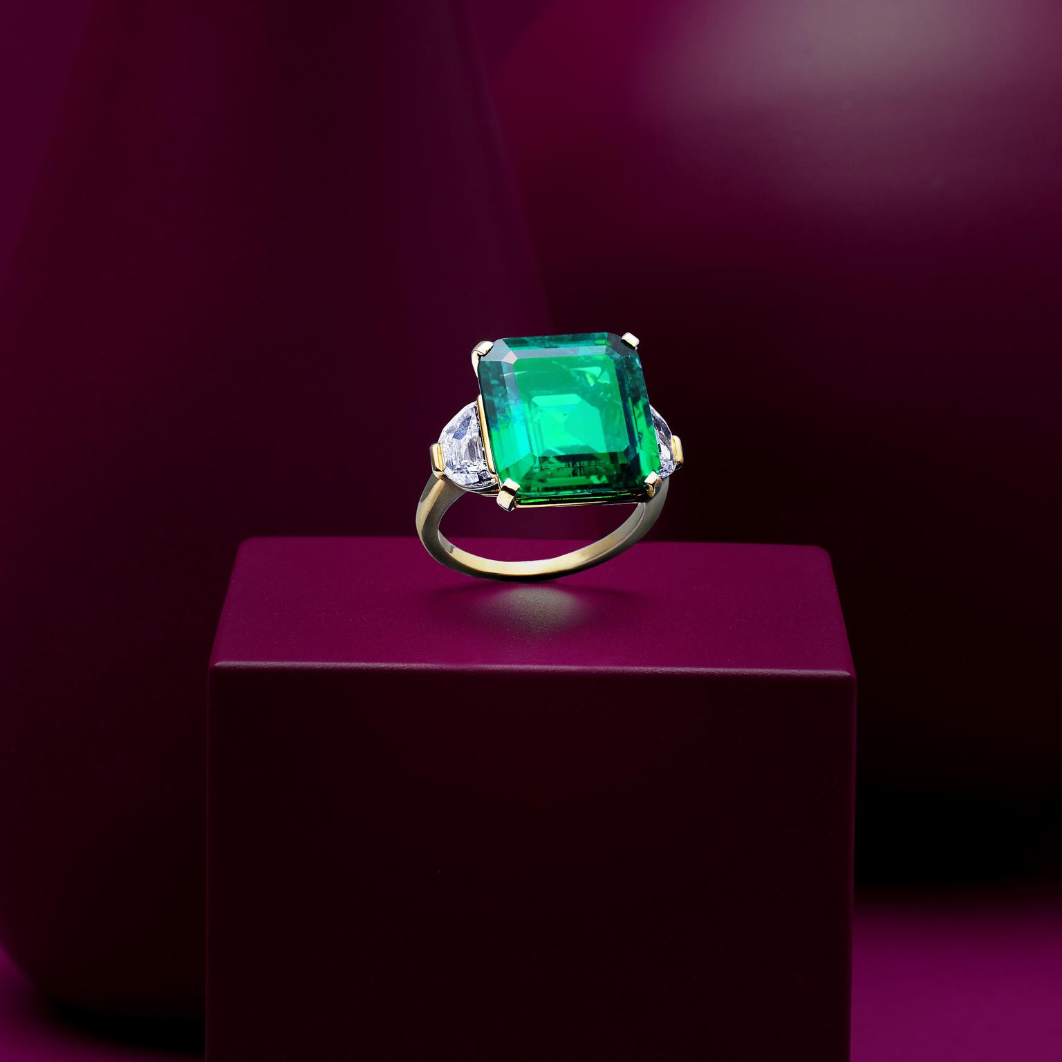 Buy 4.9 ct Vivid Green Emerald Ring | Tsarina Jewels