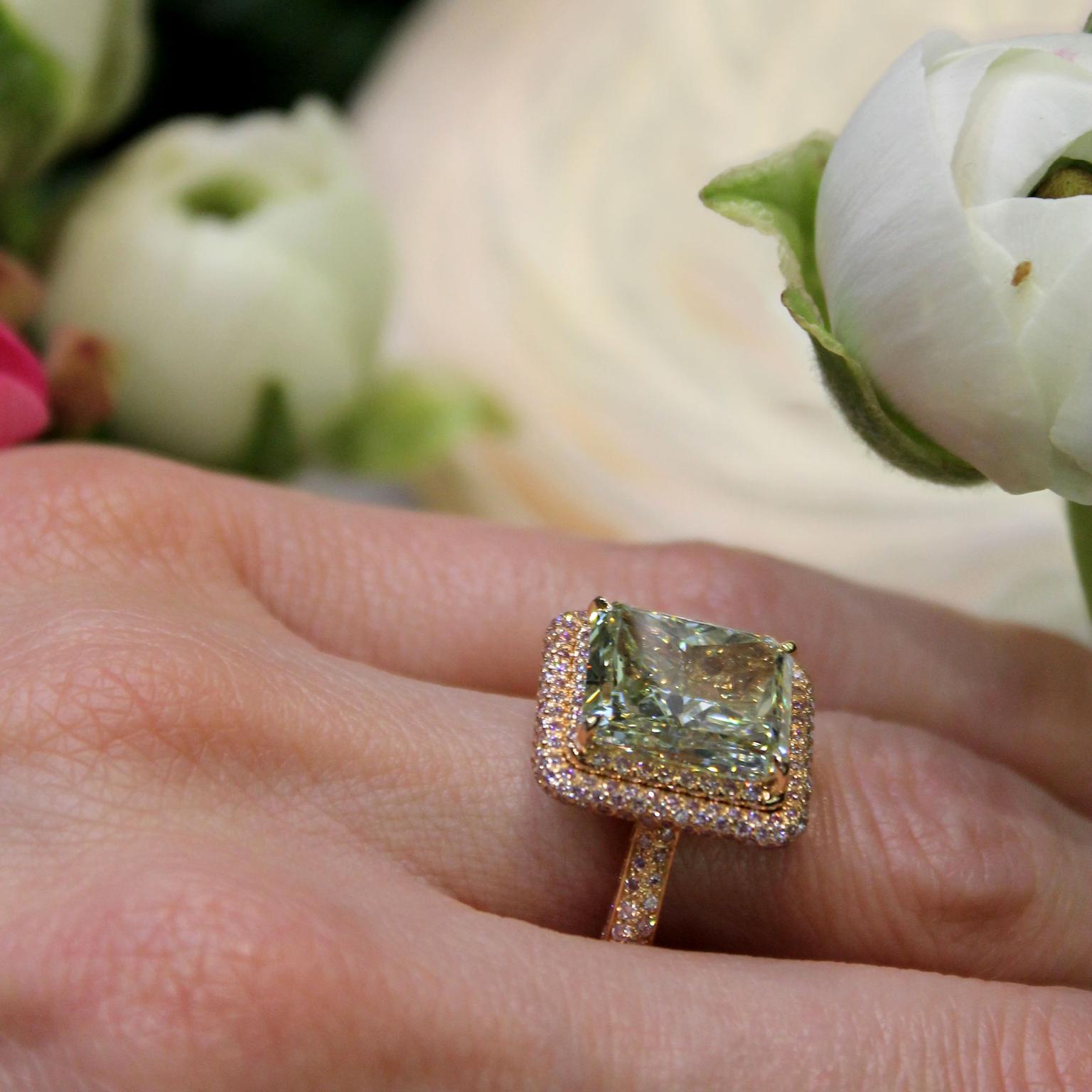 Moussaieff 6.51-carat Yellowish Green diamond ring 
