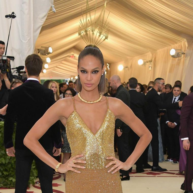 Joan Smalls in Bulgari Parentesi Heritage necklace and bracelet in yellow gold at Met Gala 2018. Credit: Getty Images